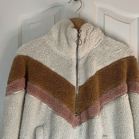 Abercrombie & Fitch | Pink & Brown Chevron Sherpa Quarter Zip Pullover Medium - Picture 4 of 9
